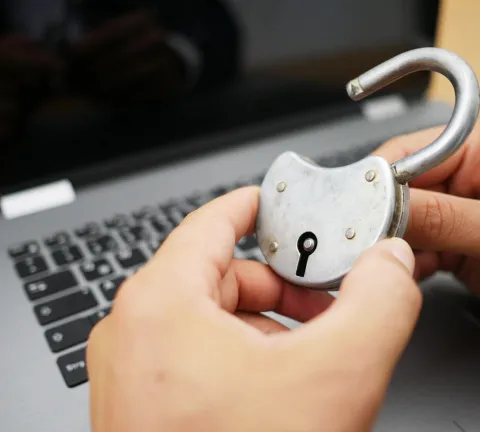 Cyber-Threat-Intelligence_voir-les-menaces-avant-qu-elles-n-arrivent_EGE