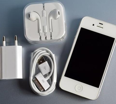 Enfin un chargeur plus puissant pour les iPhone 2019, avec câble