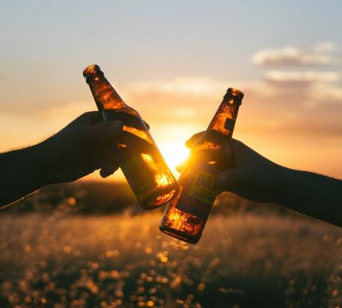 cheers-839865_960_720.jpg