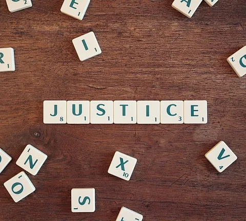 justice-2755765_960_720.jpg
