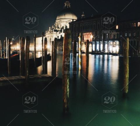 stock-photo-reflection-long-exposure-night-time-venise-c2db1cab-f60c-46fe-baac-d0c059e274ae.jpg