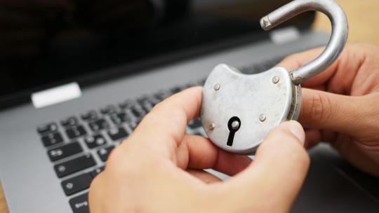 Cyber-Threat-Intelligence_voir-les-menaces-avant-qu-elles-n-arrivent_EGE