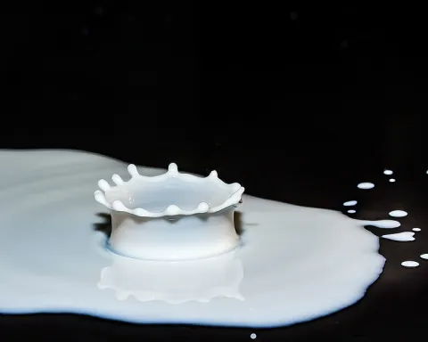 drops-of-milk-2062100_960_720.jpg